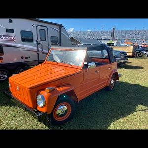 Meet your Posher, Courtney